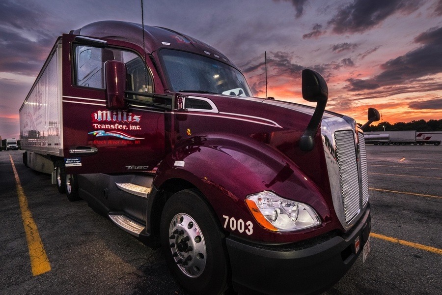 Cover image for Paid CDL Training Wisconsin: Discover best training schools Cover image for blog post: Paid CDL Training Wisconsin: Discover best training schools - Lena Nguyen