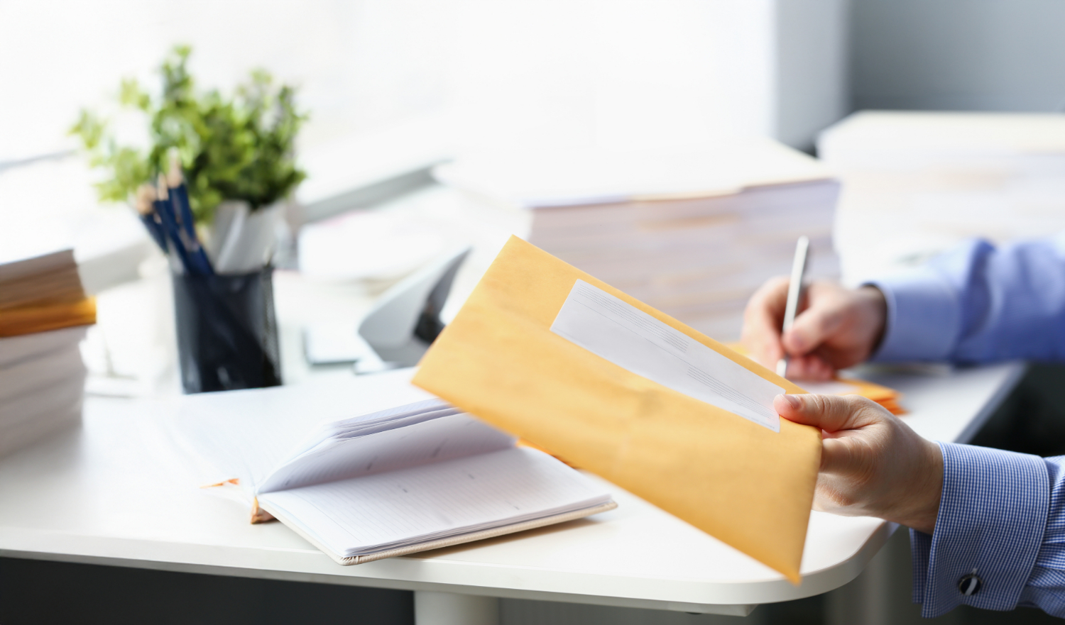 Cover image for Mississippi CDL Requirements: What is Needed for CDL Application? Cover image for blog post: Mississippi CDL Requirements: What is Needed for CDL Application? - Lena Nguyen