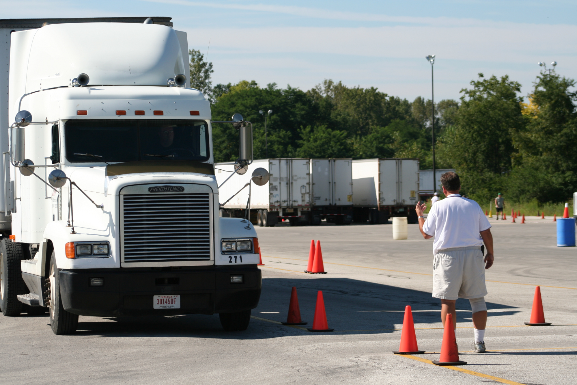 Cover image for How to Fully Meet Arkansas CDL Requirements Cover image for blog post: How to Fully Meet Arkansas CDL Requirements - Lili Nguyen