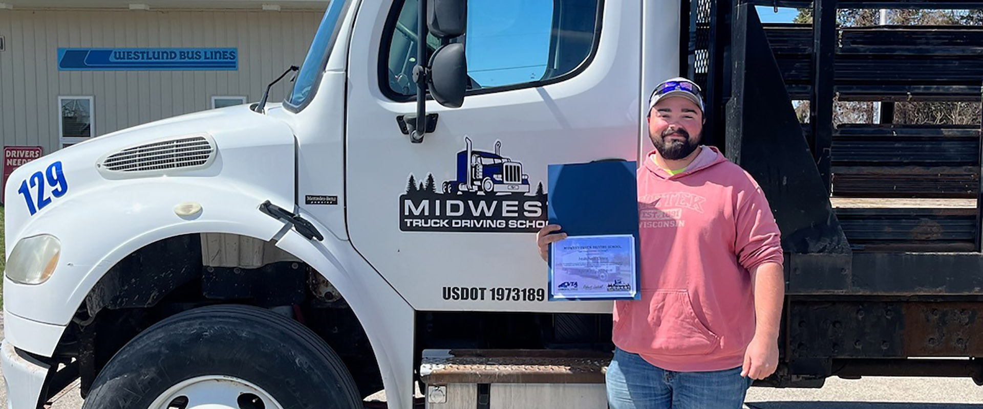 Cover image for Take Online CDL Training Courses To Fast-Track Your License Cover image for blog post: Take Online CDL Training Courses To Fast-Track Your License - Lili Nguyen