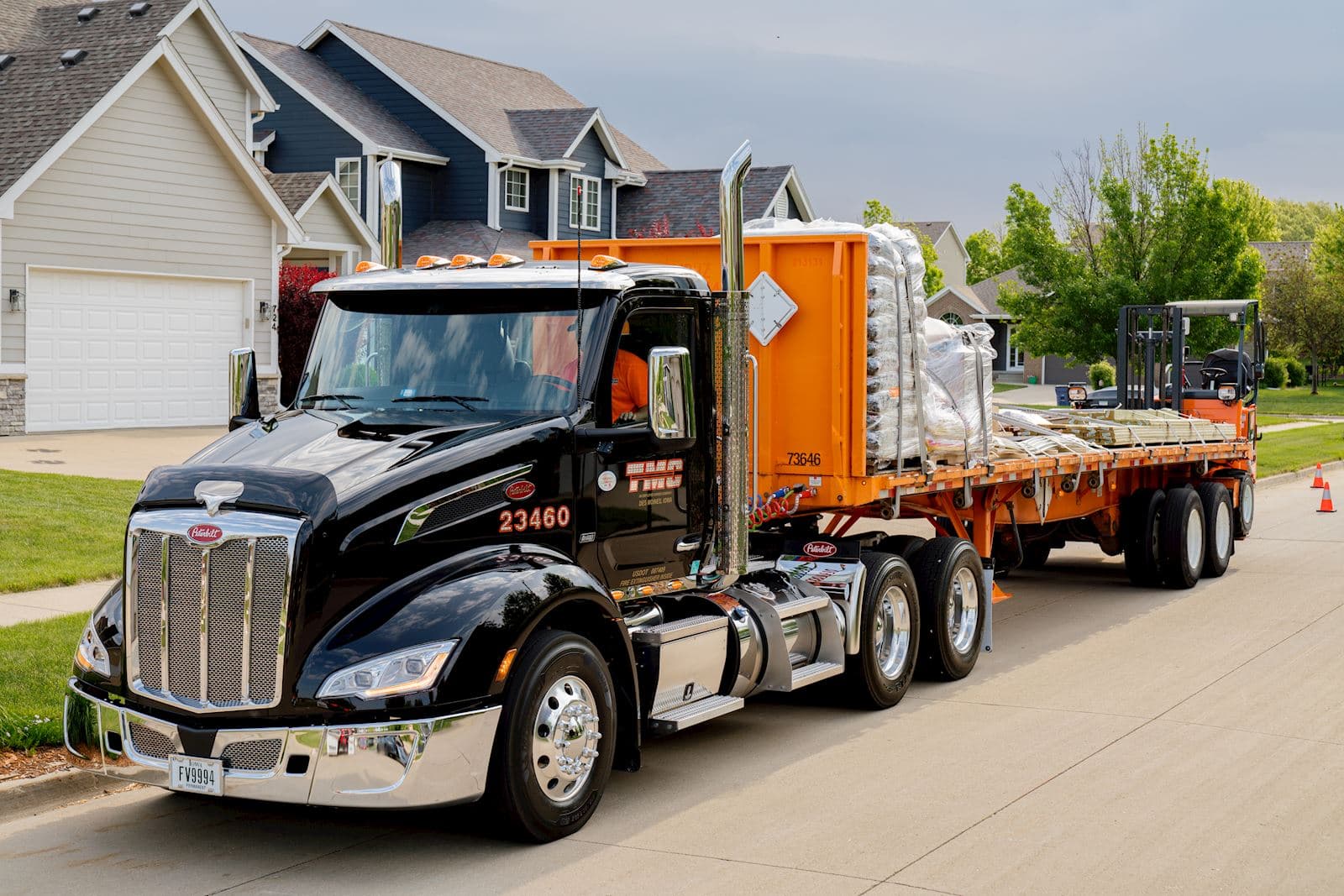 Cover image for Top 5 companies offering paid CDL training in Iowa Cover image for blog post: Top 5 companies offering paid CDL training in Iowa - Alina Duong